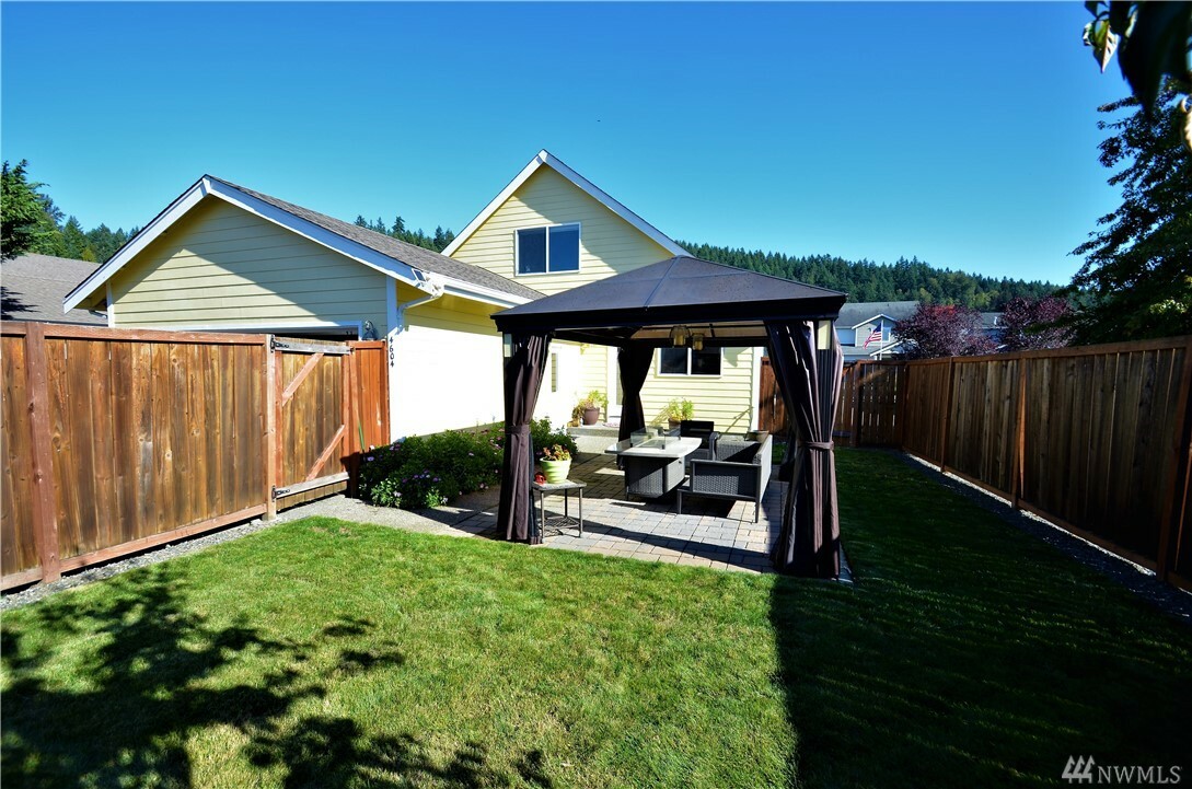 Property Photo: 4604 153rd Ave Ct E WA 98390