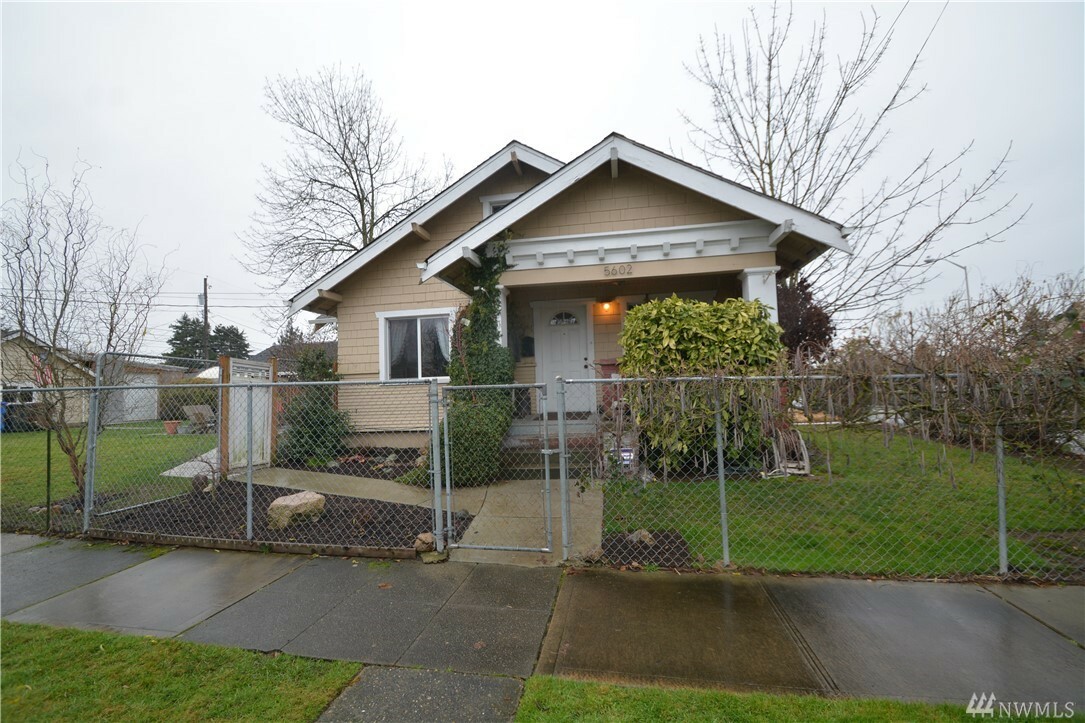 Property Photo:  5602 S G St  WA 98408 