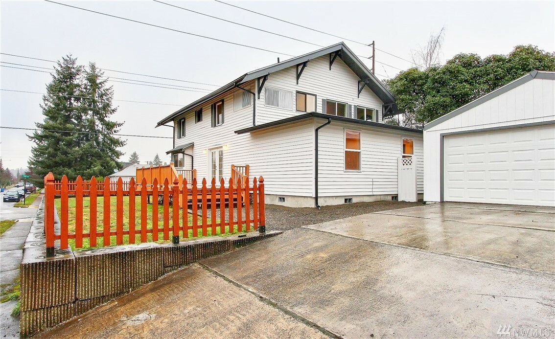 Property Photo:  3218 S 68th St  WA 98409 