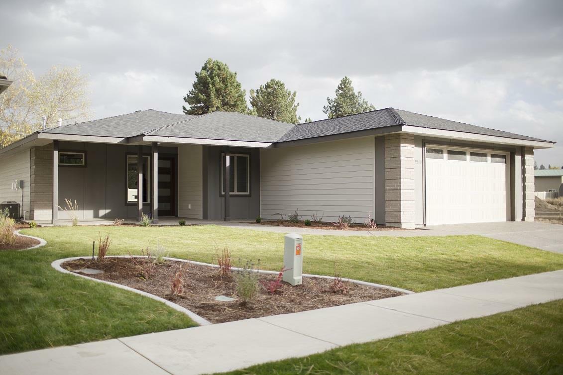 Property Photo:  9340 N Woodridge Ct  WA 99208 