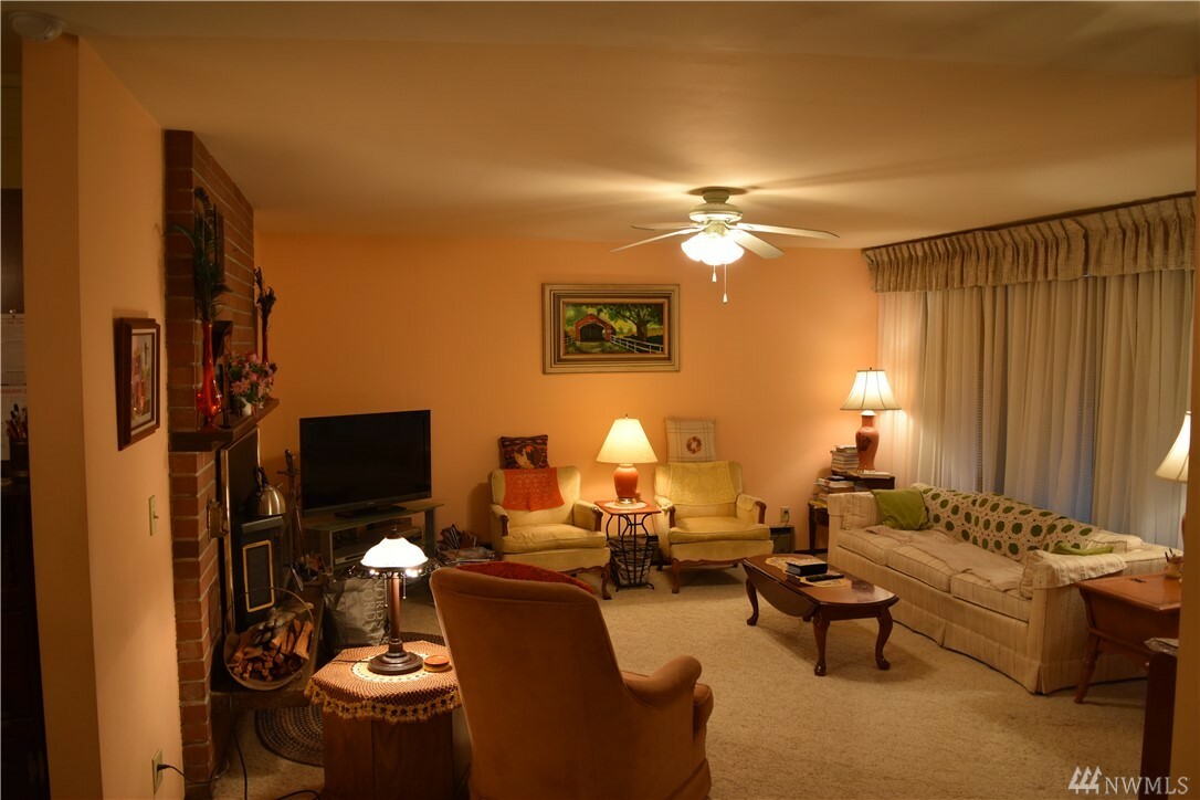 Property Photo:  156 Warden Ave NW  WA 98851 