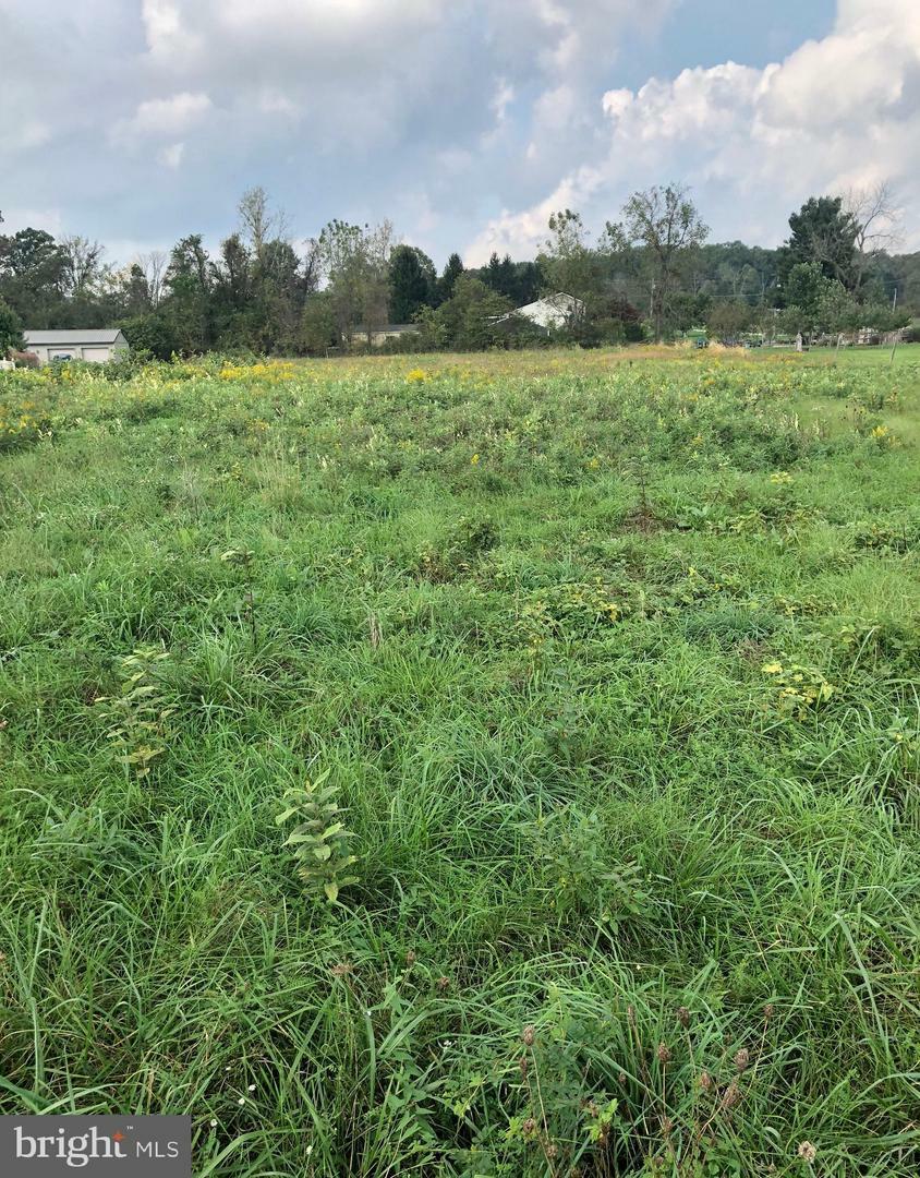 Property Photo: 211 Lily Court PA 17365