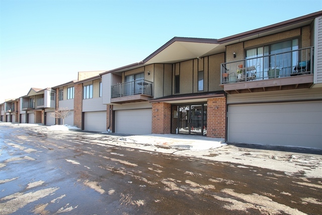 Property Photo: 813 Oakton Street 102 IL 60007