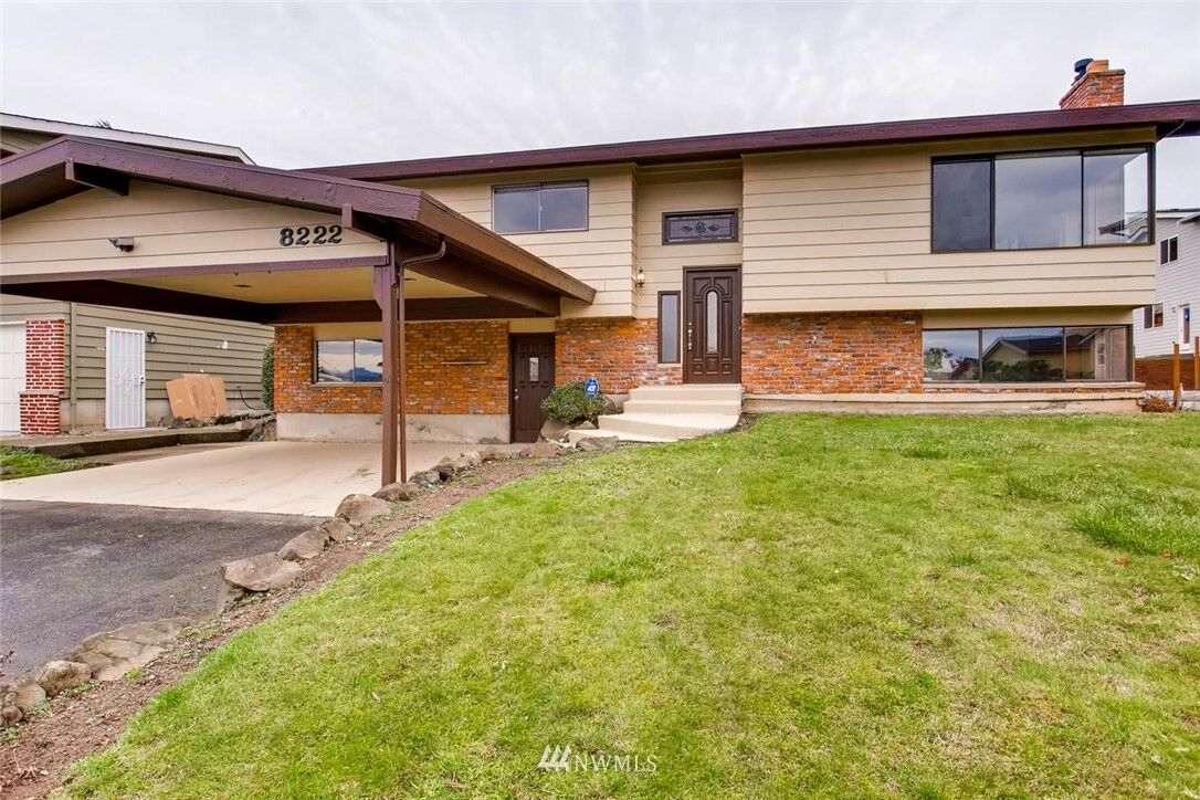 Property Photo:  8222 S 120th Street  WA 98178 