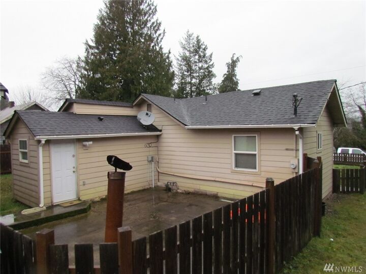 Property Photo: 619 Fairmount Ave WA 98584