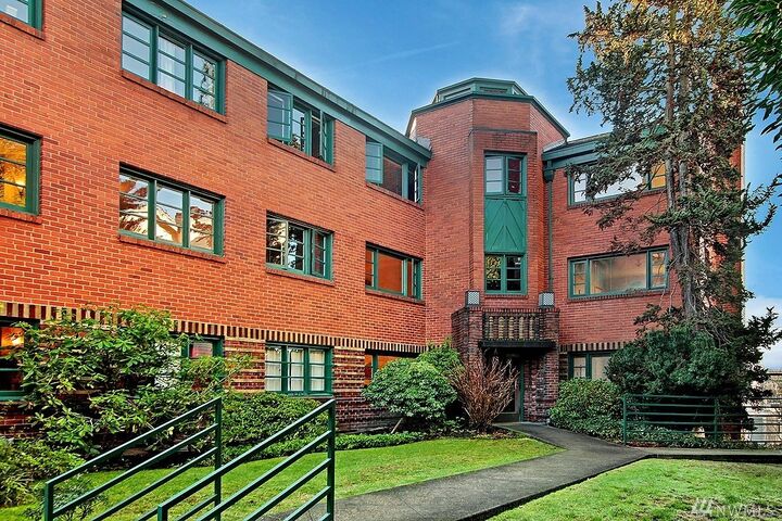 2717 Franklin Ave E 202  Seattle WA 98102 photo