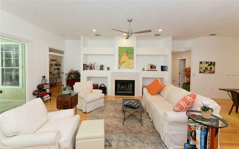 Property Photo:  1033 S Osprey Avenue  FL 34236 