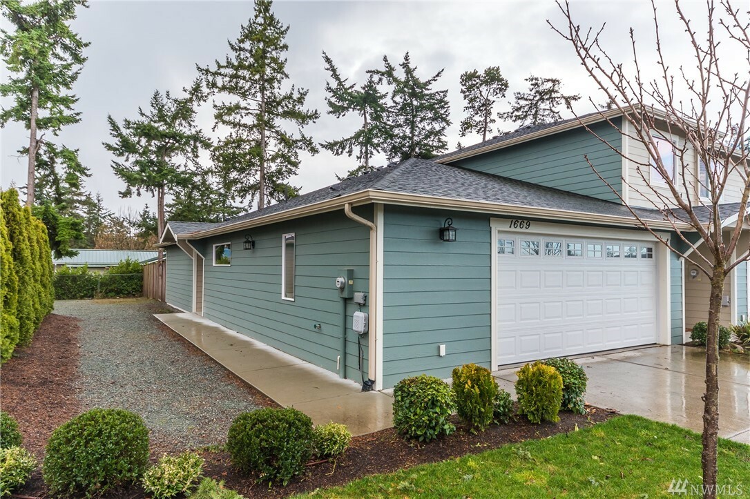 Property Photo:  1669 SW Stremler Dr  WA 98277 