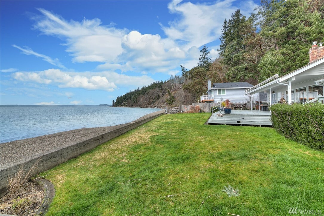 Property Photo:  659 Kamus Dr  WA 98333 