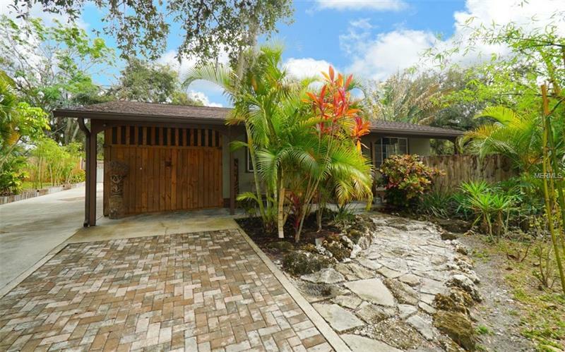 Property Photo:  1910 Panama Drive  FL 34234 