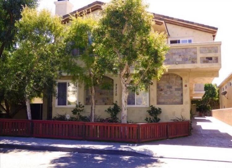Property Photo: 2210 Mathews Avenue B CA 90278