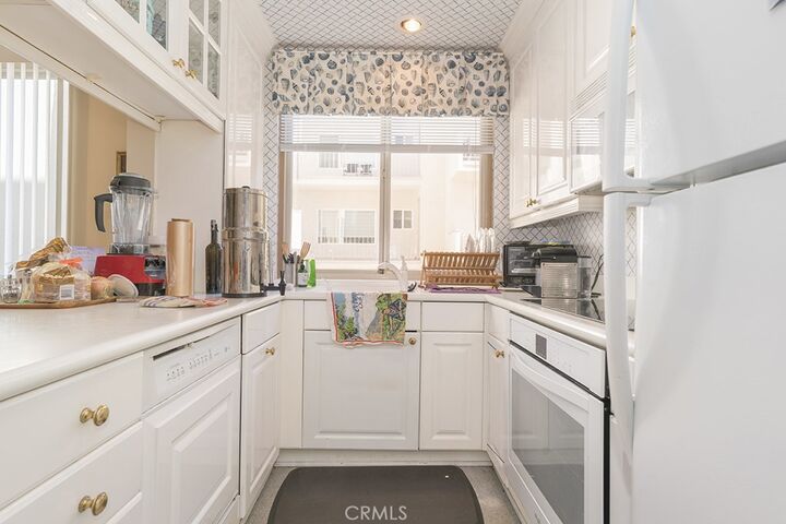 Property Photo:  530 Cliff Drive 101  CA 92651 