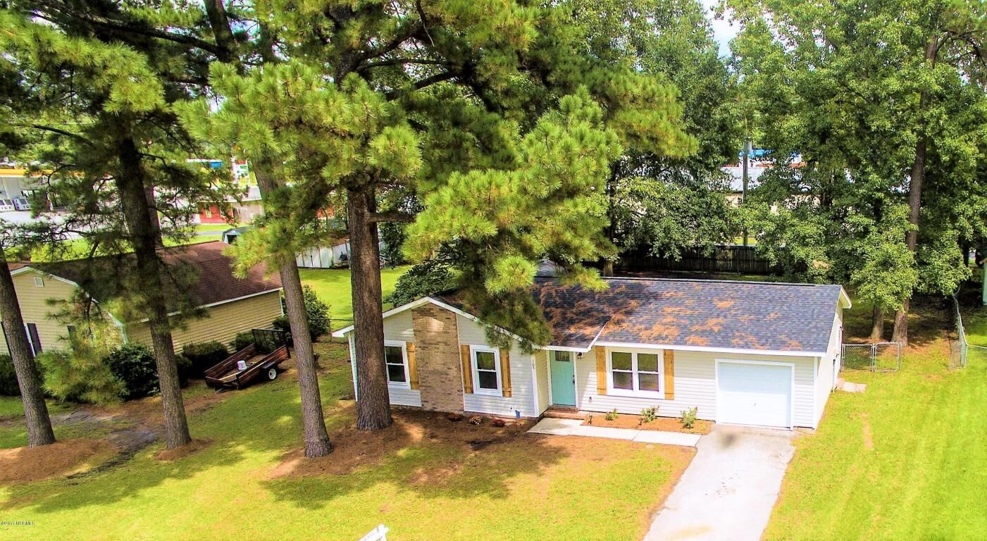 Property Photo:  105 Cypress Court  NC 28540 