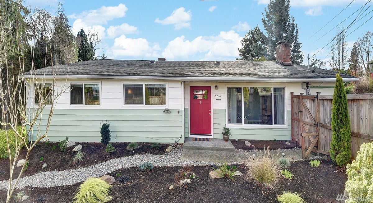 Property Photo:  2821 SW Trenton St  WA 98126 