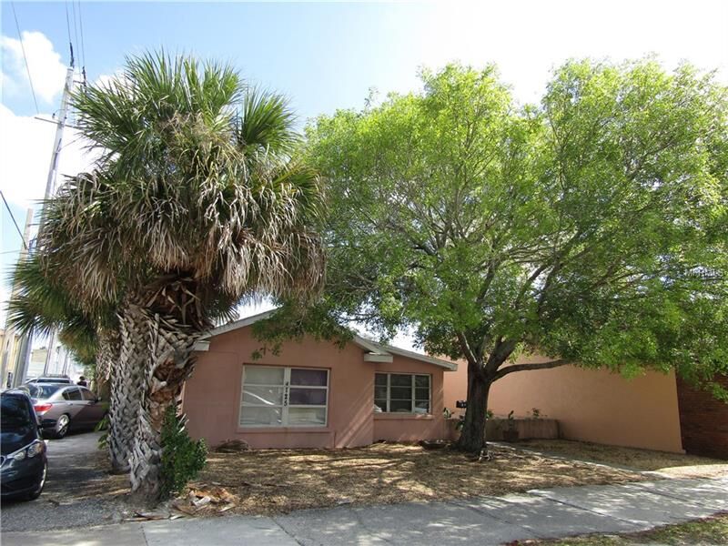Property Photo: 125 Harbor Drive S FL 34285