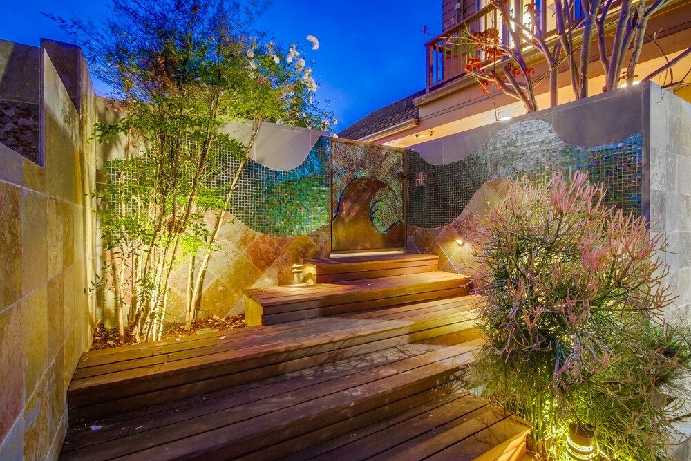 Property Photo:  2027 Glasgow Ave  CA 92007 