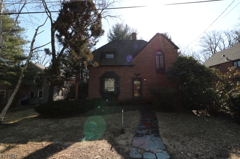 Property Photo:  22 Yorke Rd  NJ 07046 