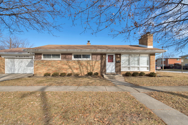 Property Photo:  10130 Ivanhoe Avenue  IL 60176 