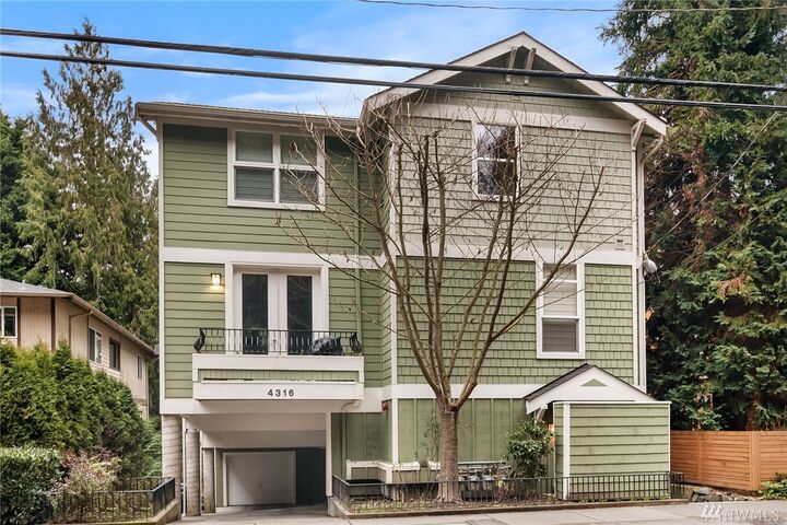 4316 36th Ave W B  Seattle WA 98199 photo