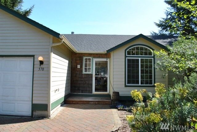 Property Photo:  570 Sunset Ave NE  WA 98569 