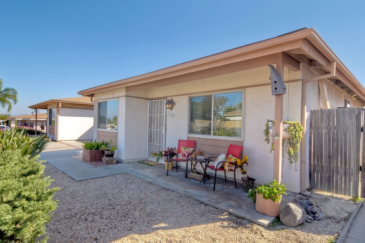 Property Photo: 3671 North Way CA 92056