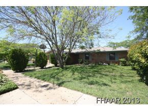 Property Photo: 907 Pack Ave Avenue TX 76522