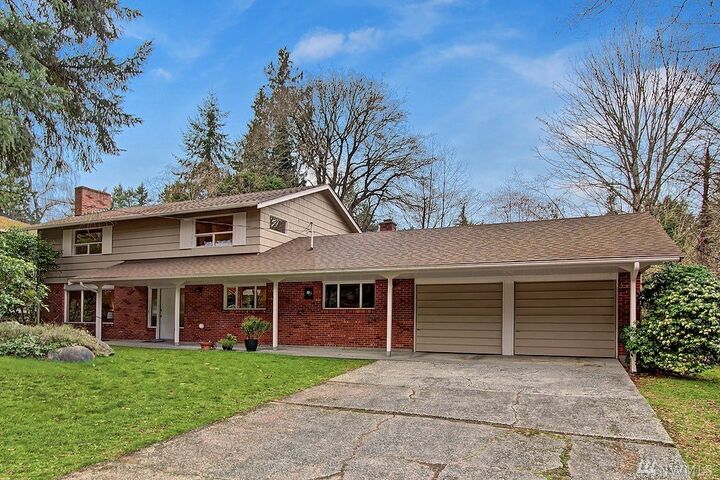 8915 200th St SW  Edmonds WA 98026 photo