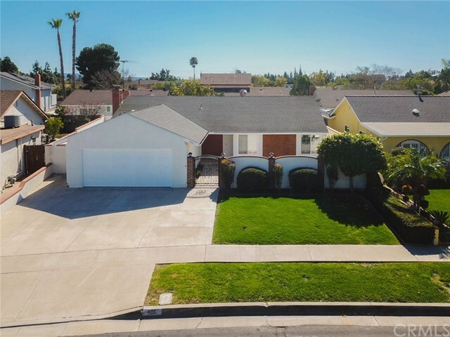 Property Photo: 406 W Sierra Drive CA 92707