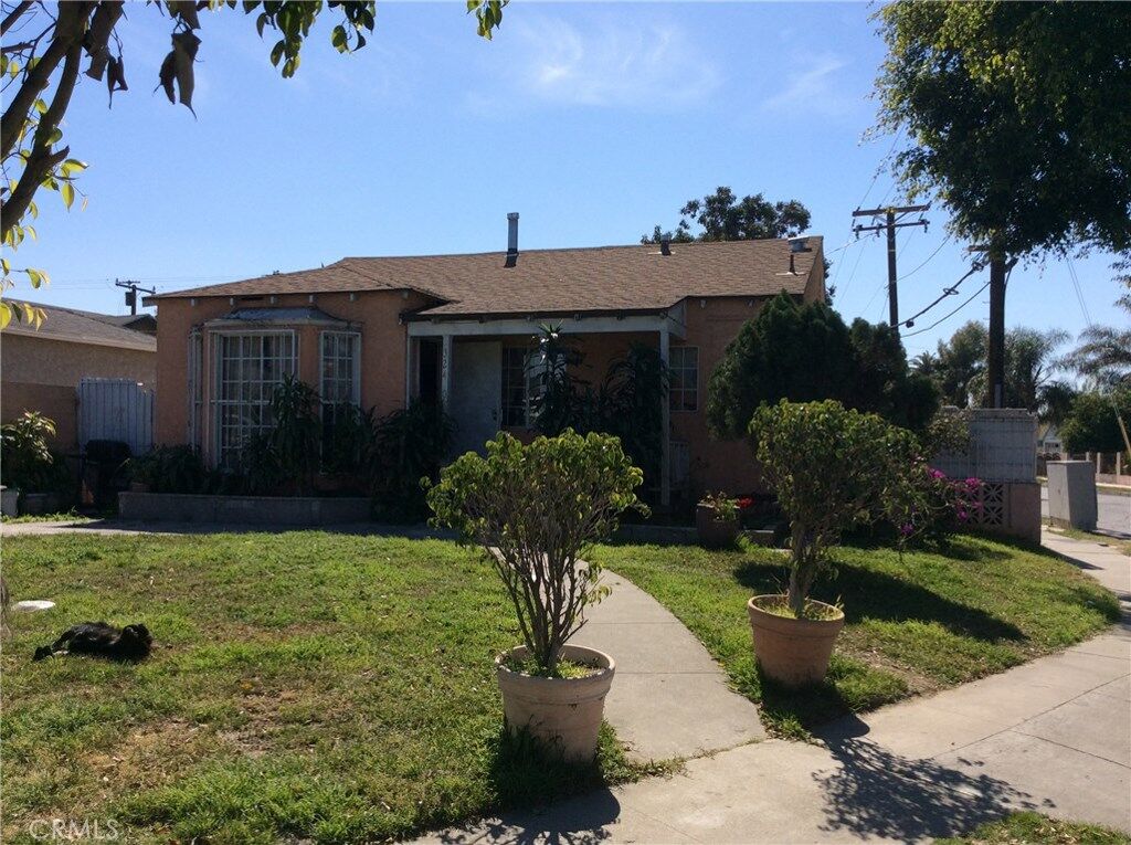 Property Photo: 3240 Magnolia Avenue CA 90262