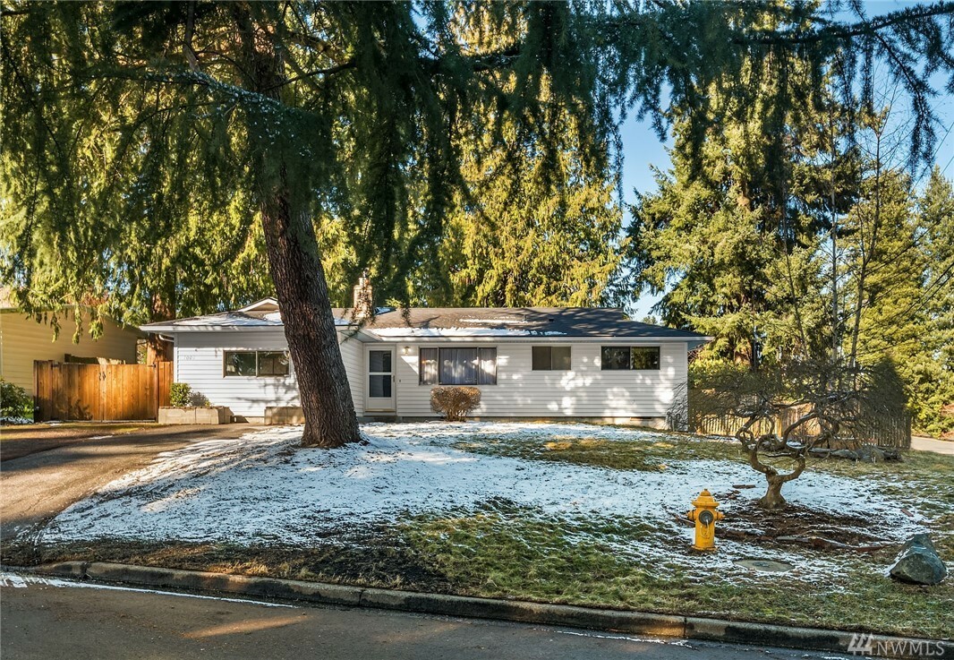 Property Photo:  1001 183rd St SW  WA 98037 