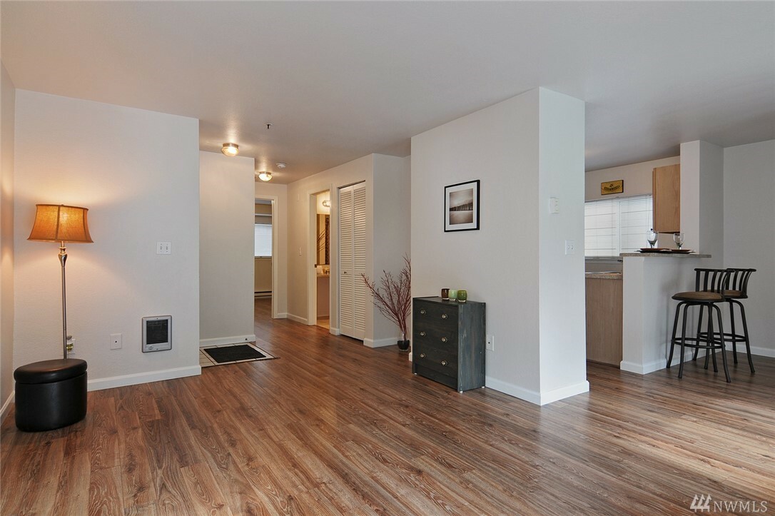 Property Photo: 12515 109th Ct NE B101 WA 98034
