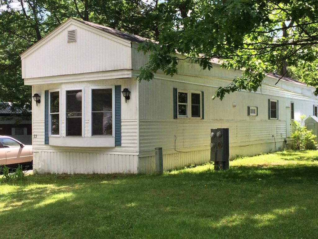 Property Photo: 22 S Dewberry Lane NH 03867