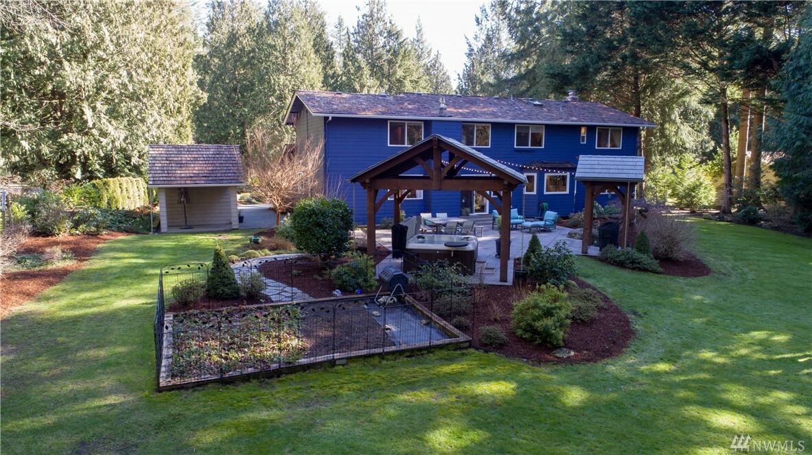 Property Photo:  7231 237th Ave NE  WA 98053 