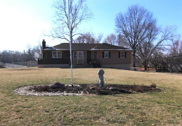 Property Photo:  15125 Lakeview Drive  KS 66012 