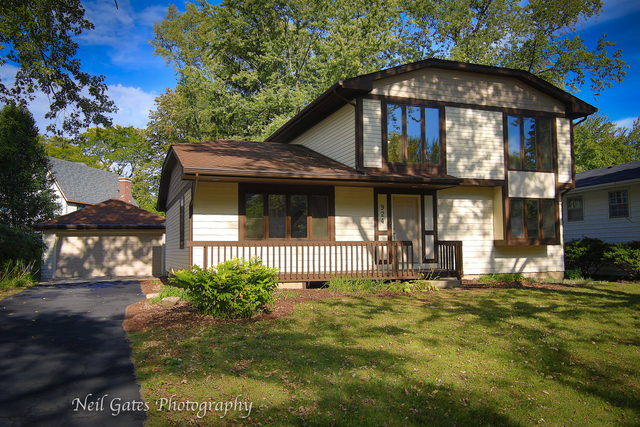 Property Photo: 924 Rose Lane IL 60540