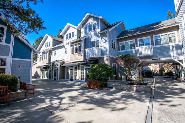 115 Hall Brothers Lp NW 202  Bainbridge Island WA 98110 photo