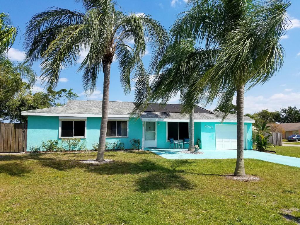 Property Photo:  2052 SE Parkwood Circle  FL 34952 