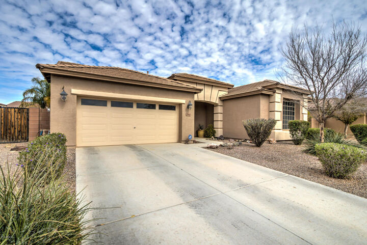 Property Photo:  2942 E Ironside Lane  AZ 85298 
