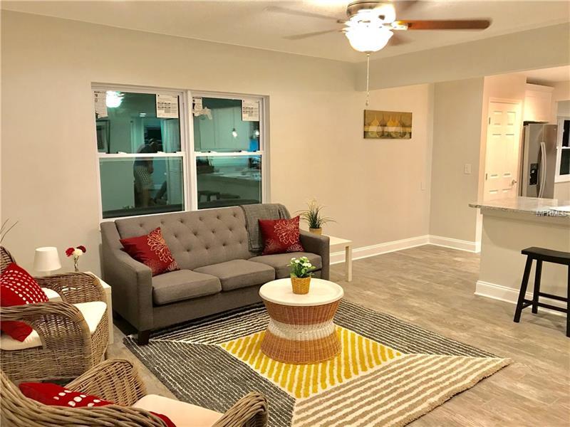 Property Photo: 1100 50th Avenue N FL 33703