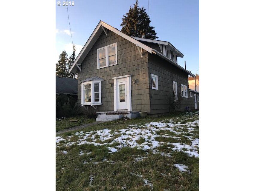 Property Photo: 341 SW Vancouver Ave WA 98648