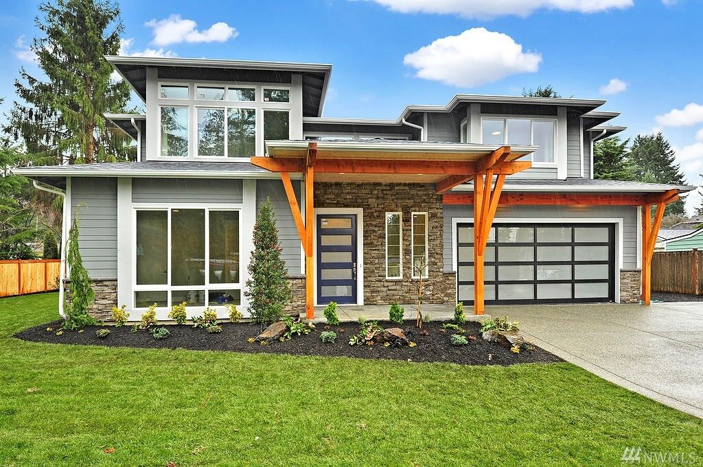 Property Photo:  1054 Walnut St  WA 98020 