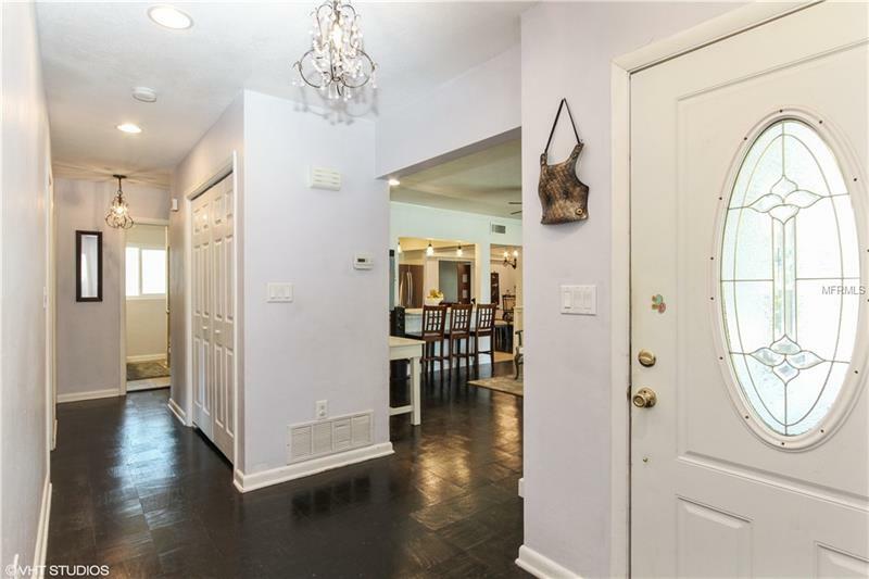 Property Photo: 206 N Glenwood Avenue FL 33755