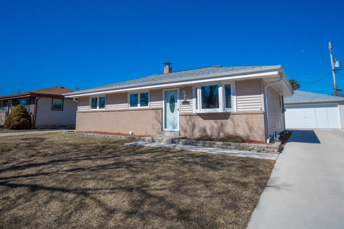 Property Photo: 192 W Alvina Ave WI 53207