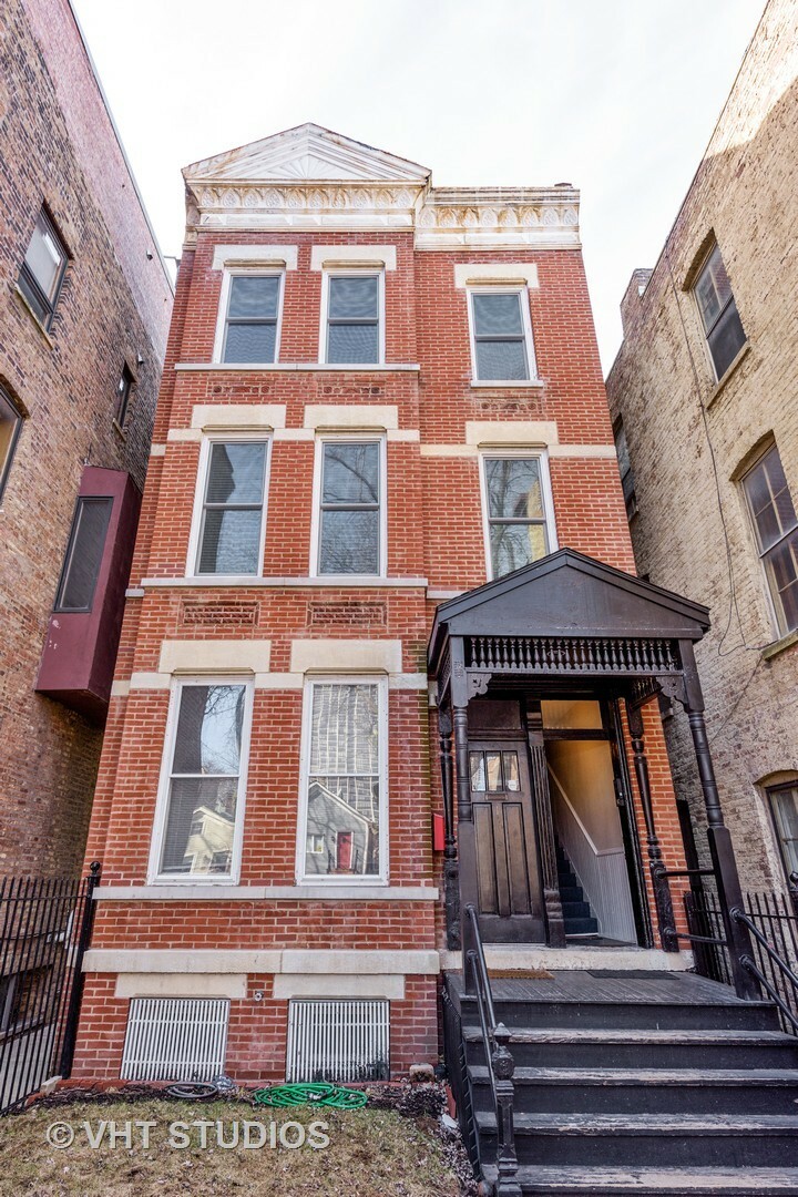 Property Photo: 1644 N Sedgwick Street 2 IL 60614