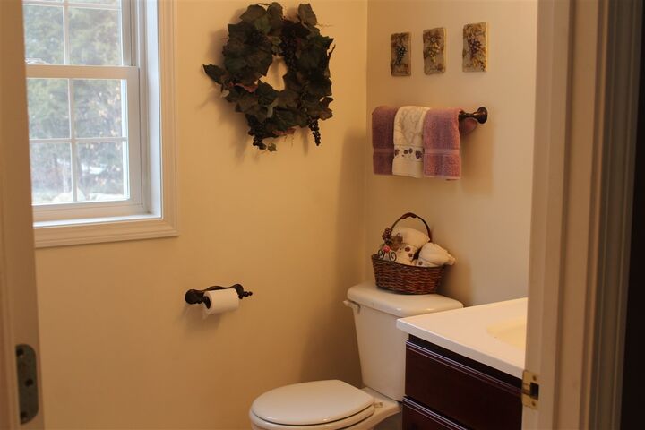 Property Photo: 7 Lincoln Circle NH 03244