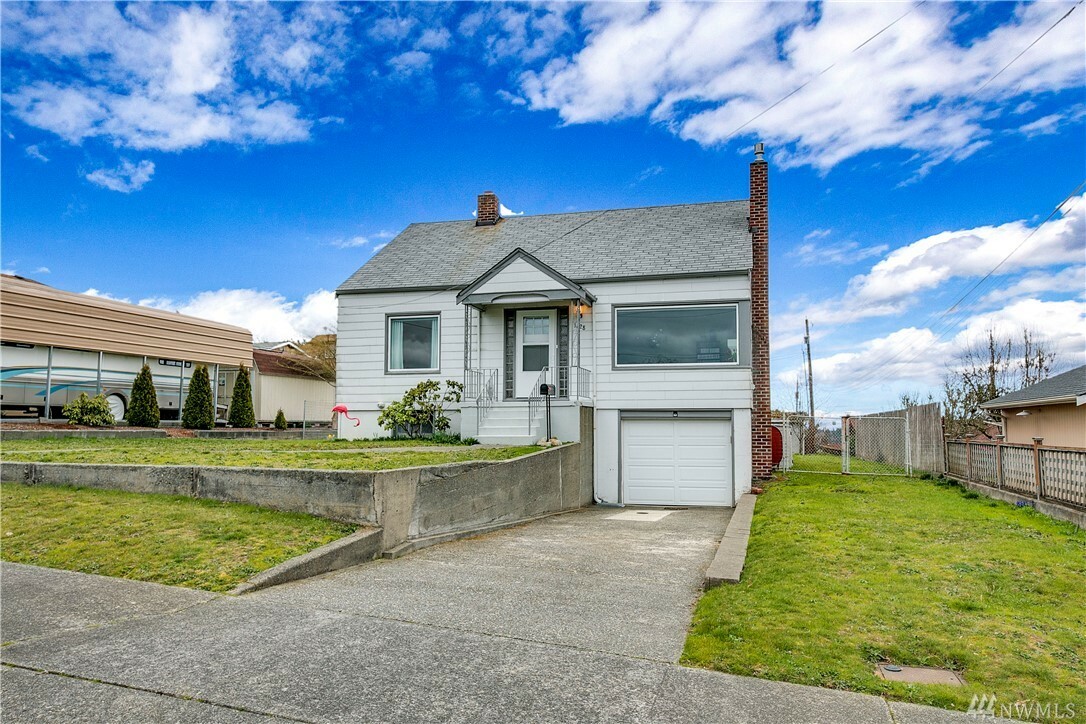 Property Photo:  1628 Ironsides Ave  WA 98310 