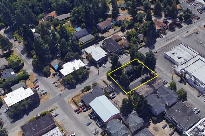 Property Photo:  12004 31st Ave NE 12006  WA 98125 