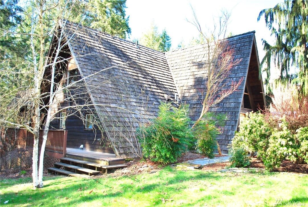 Property Photo:  5617 236th Ave NE  WA 98053 
