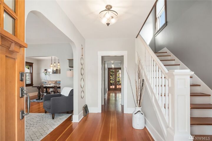 Property Photo:  320 NW 50th St  WA 98107 