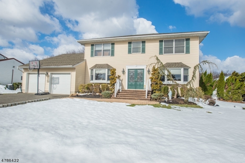 Property Photo: 10 Winfield Ct NJ 07004